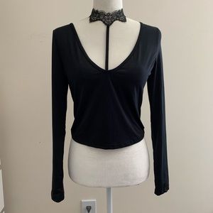 LONG SLEEVE TOP WITH LACE ON NECK LINE